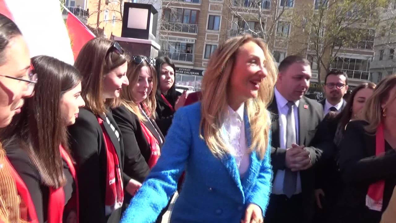 Aylin Nazlıaka: "İçinde Bulunduğumuz Süreçte İktidar Kadınları Hedefine Almış Durumda"