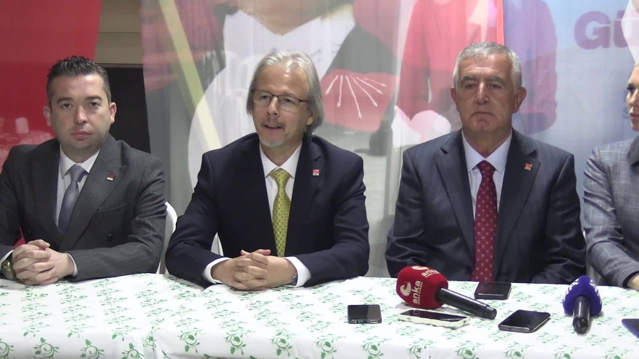 İlhan Uzgel: ''1 Nisan'Da Güzel Bir Sabaha Uyanacağız''