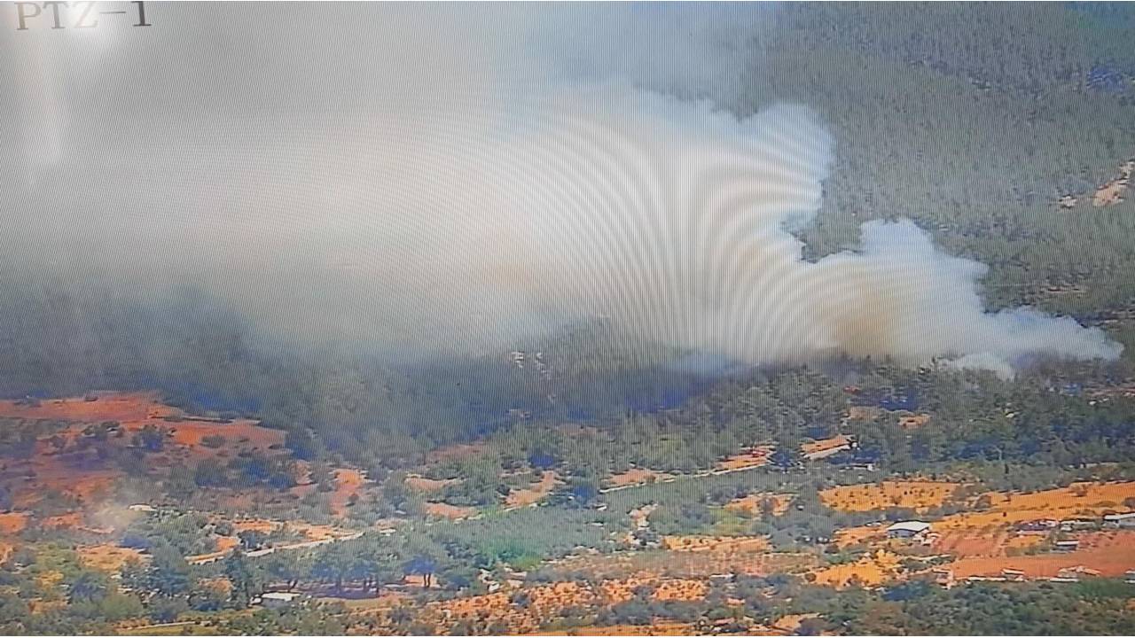 İzmir'de 2 Ayrı Noktada Çıkan Yangınlar Kontrol Altına Alındı