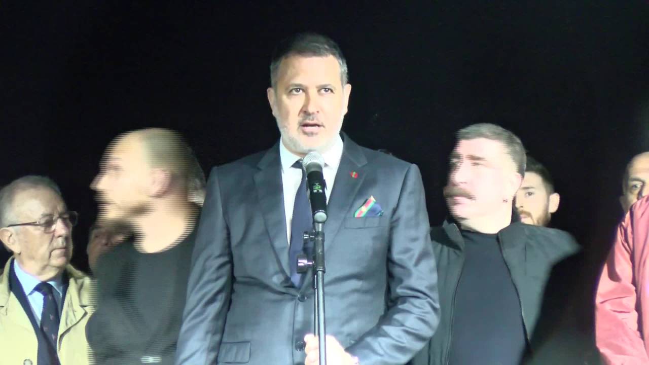 Karşıyaka Spor Kulübü Taraftaları Bir İlke İmza Atarak Statlarının Yapılması İçin  Miting Düzenledi