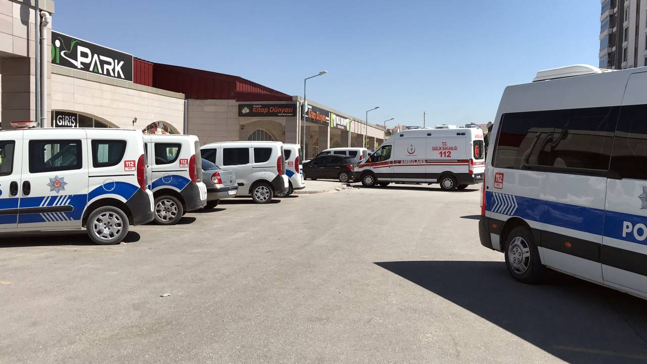 Bıçaklı Sopalı Akraba Kavgası: 3 Kişi Yaralandı