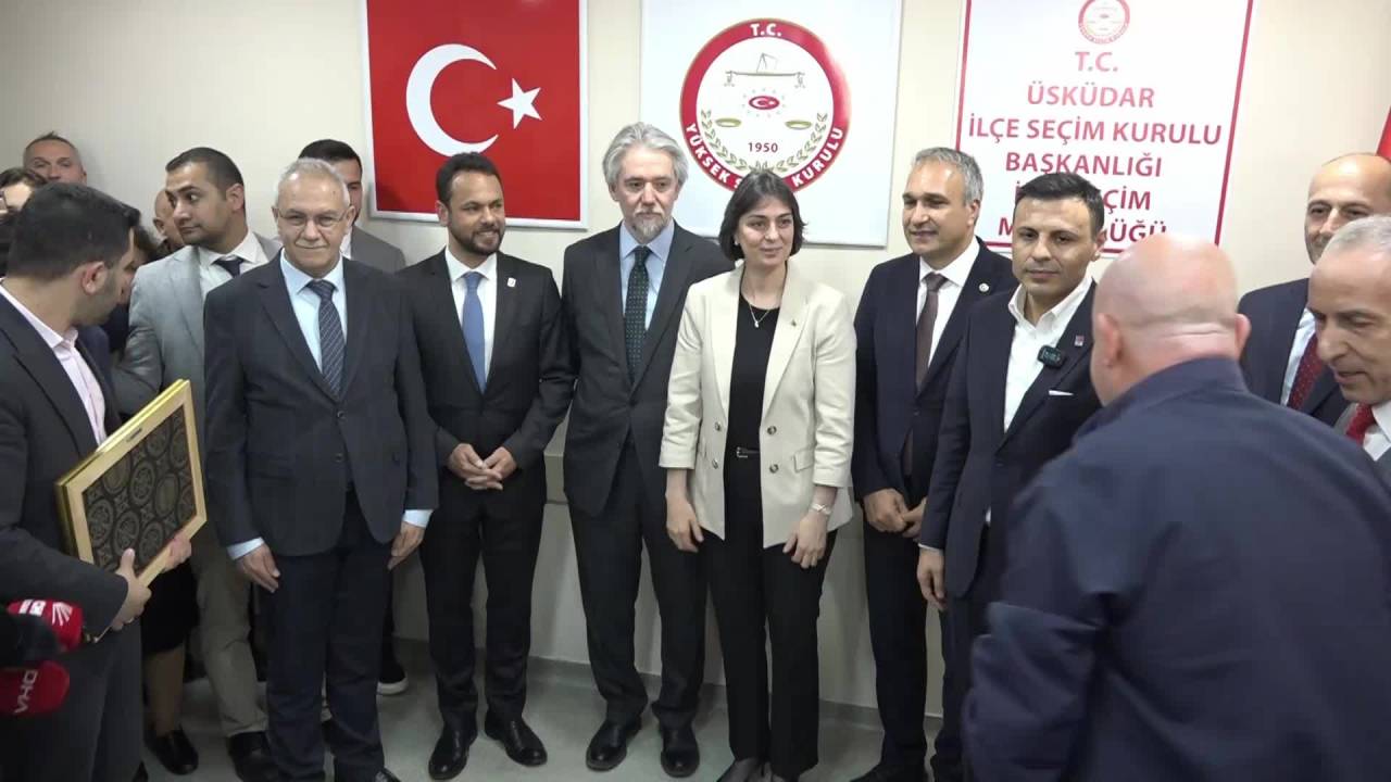 Üsküdar’ın Yeni Başkanı Sinem Dedetaş Mazbatasını Aldı: “Güveninize Layık Olmak İçin Çok Çabalayacağız”