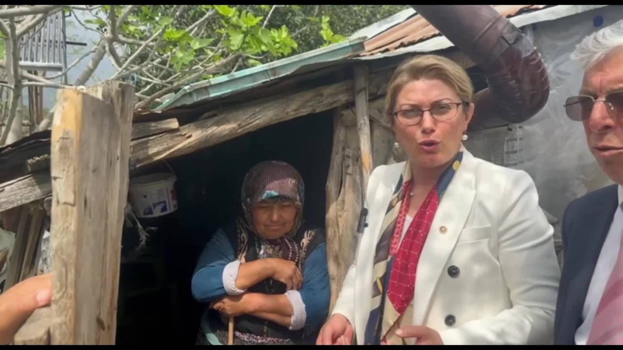 Asu Kaya'dan  İktidara Çağrı: Verdiğiniz Sözleri Tutun, Deprem Bölgesinde İnsanlar Ev Bekliyor