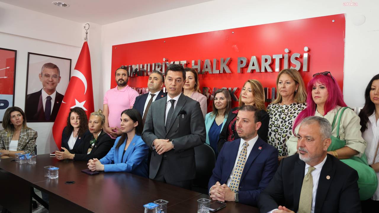 Marmaris Belediye Başkanı Ünlü, Partililerle Bayramlaştı