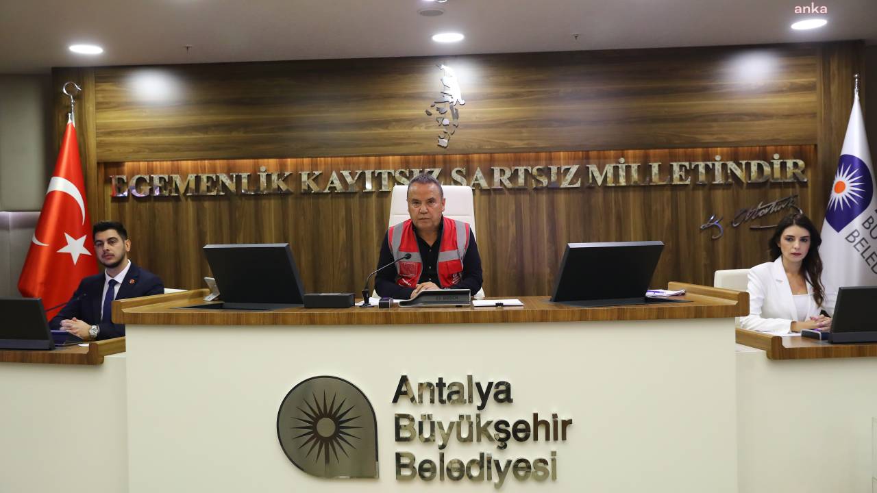 Antalya Büyükşehir Belediye Meclisi, Yeni Dönemin İlk Toplantısını Yaptı