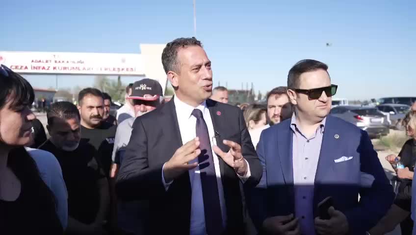 Chp Grup Başkanvekili Başarır Kepez Belediye Başkanı Kocagöz’ü Cezaevinde Ziyaret Etti