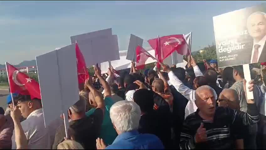 Antalya'da Mesut Kocagöz’ün Tutuklanmasına Chp’lilerden Protesto