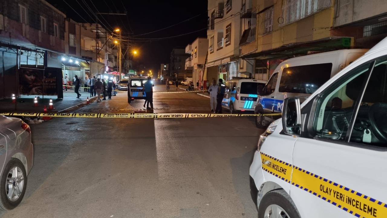 Adana'da Sokakta Silahlı Kavga: 1 Yaralı