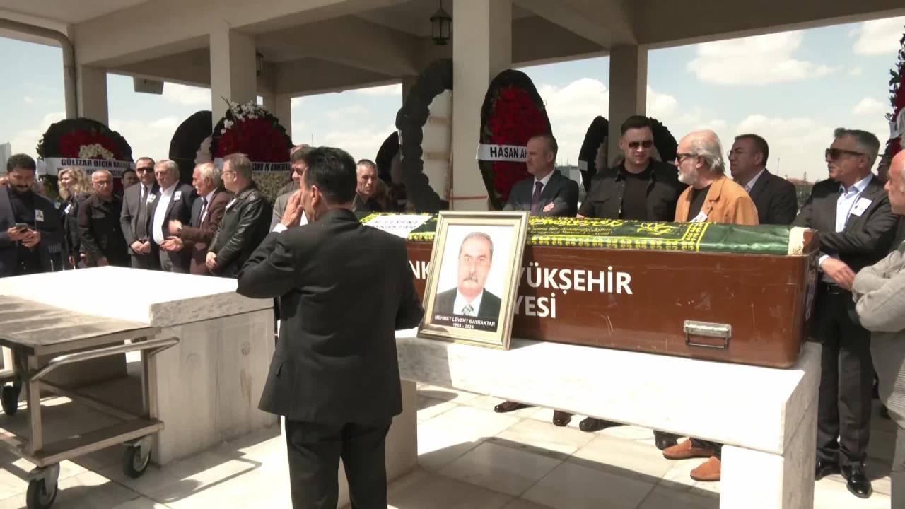 Chp’nin Tbmm Grup Amiri Bayraktar İçin Cenaze Töreni... Özgür Özel Ve Kılıçdaroğlu Cenaze Törenine Katıldı