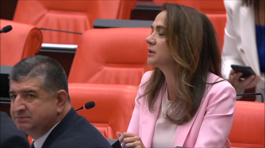 Gamze Akkuş İlgezdi: "Yoksulluk Girdabı Çocuklarımızı Eğitimden Koparıyor"