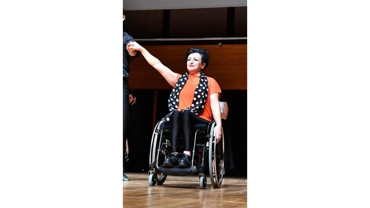 Neşe'nin Tekerlekli Sandalyede Dansla Uluslararası Başarısı