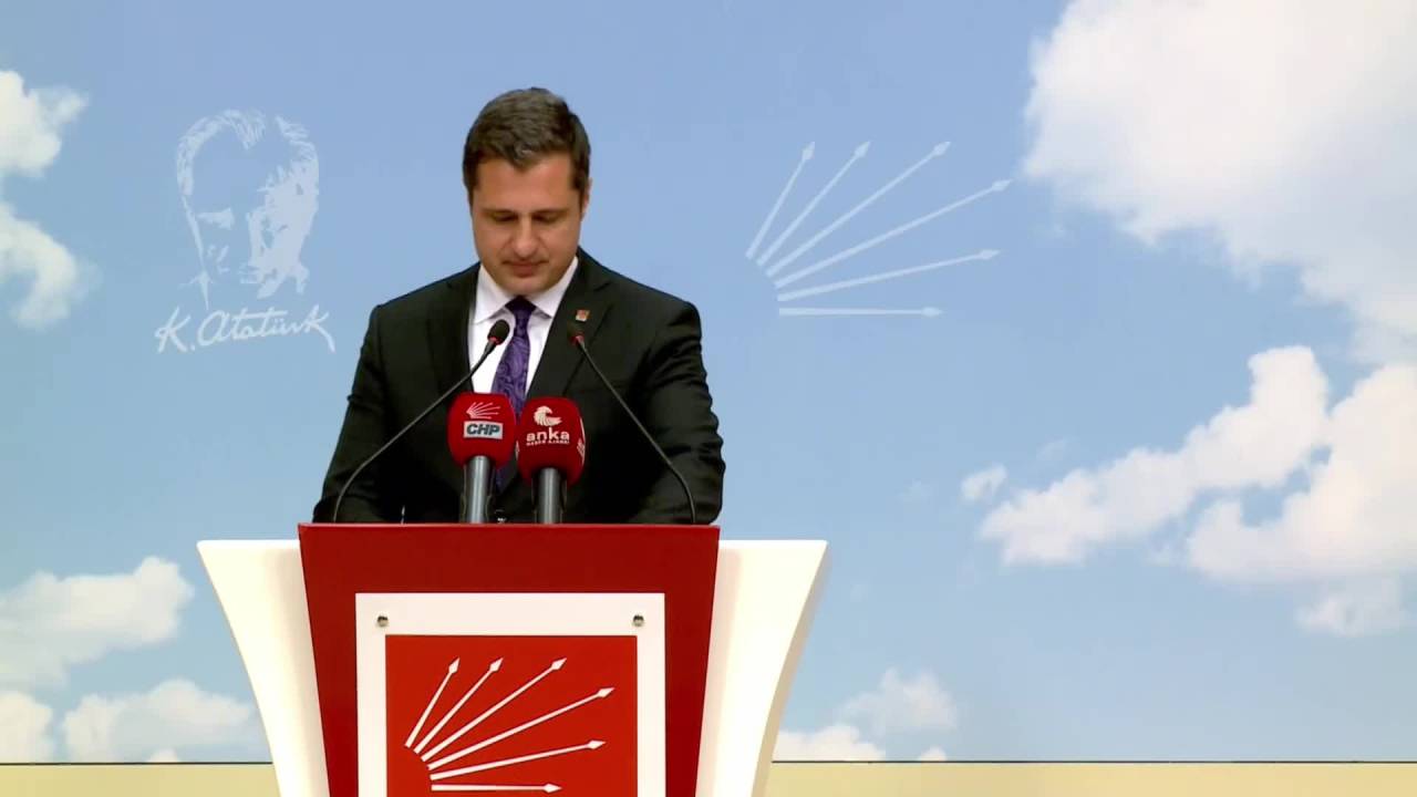 Deniz Yücel: “Emekçilerin Elini Havada Bırakmayın. Taksim Meydanı’nı 1 Mayıs’a Açmaktan Korkmayın”