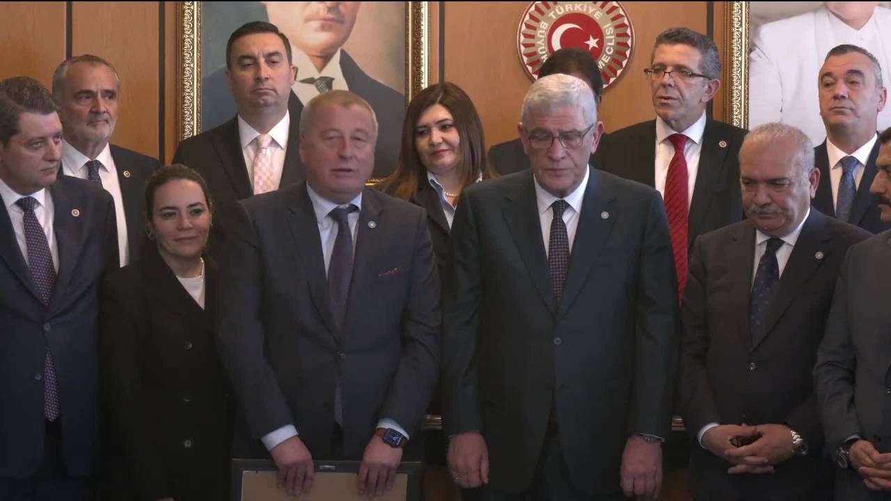 Müsavat Dervişoğlu Mazbatasını Aldı: "Polemik Yapmak İçin Gelmedim, Millete Hızmet Etmek İçin Geldim"
