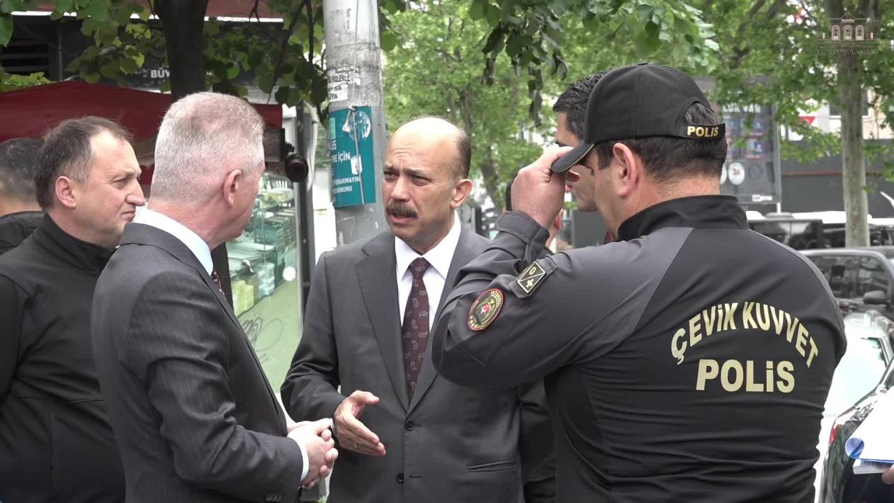 İstanbul Valisi Gül'den 1 Mayıs Açıklaması: "Chp Çelenk Koymak İstiyorsa Müracaat Yapmalı"