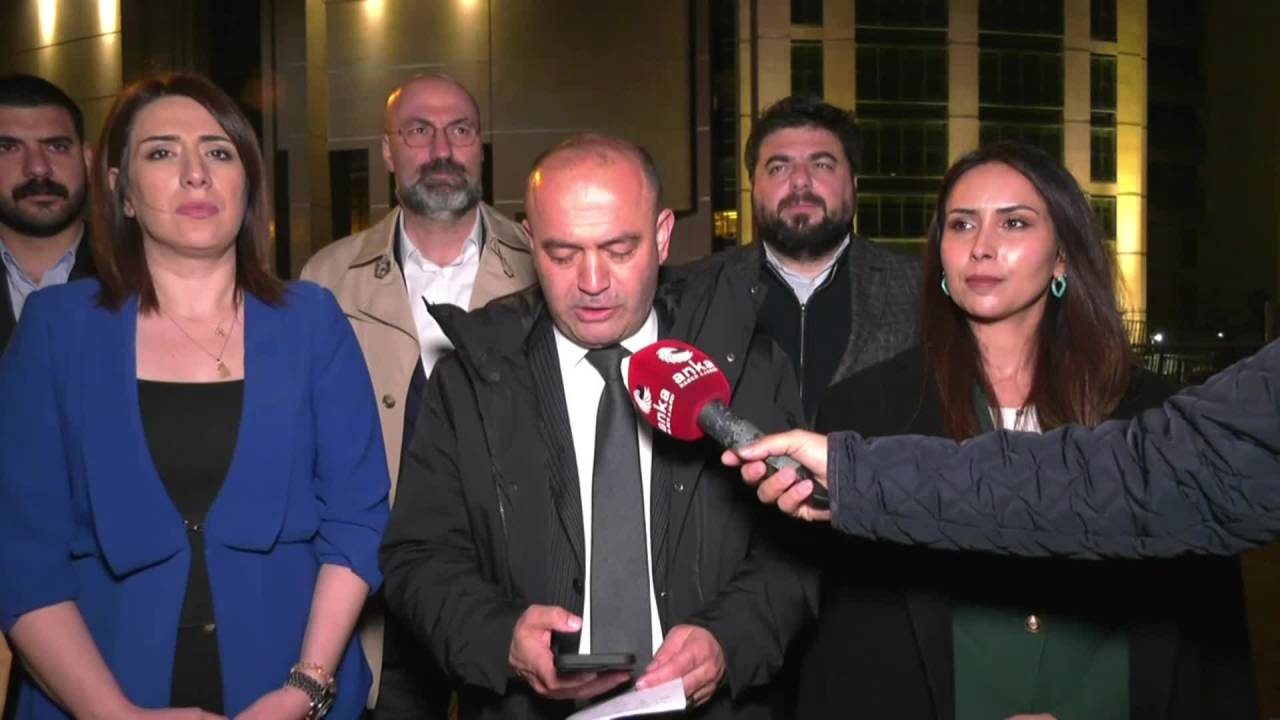 Özgür Karabat'tan 1 Mayıs Tutuklamalarına Tepki: "Mahkeme İktidarın Baskısından Etkilenmiş"