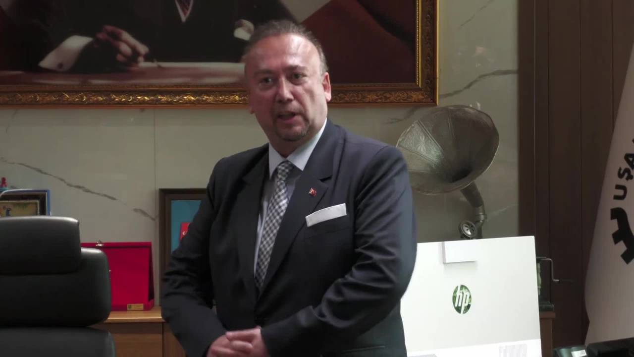 Özgür Özel, Uşak Belediyesi'ni Ziyaret Etti... "Sosyal Belediyecilik Uygulamalarını Hayata Geçireceğiz"