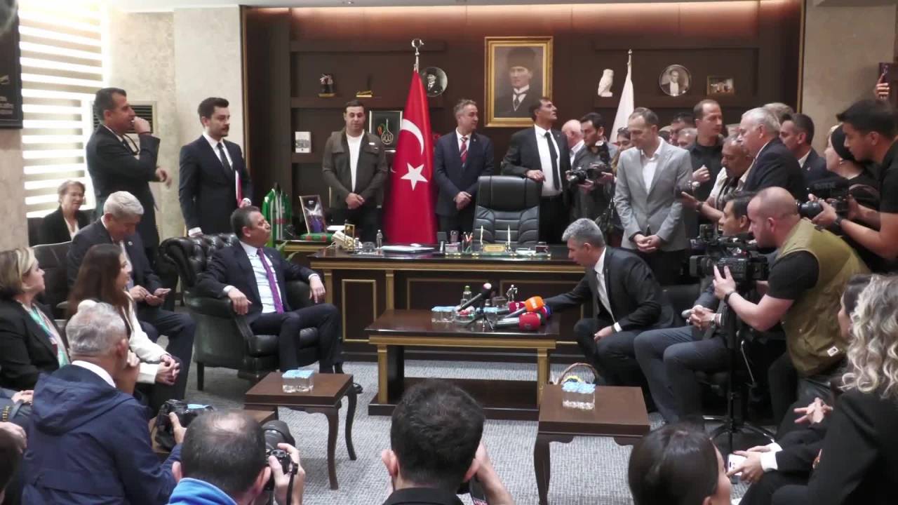 Özgür Özel Soma’da… “Soma’ya Adalet Gelmeden Özgür Özel Hayata Gözlerini Yumamaz, Gözü Açık Gider”