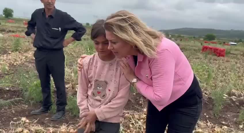 Asu Kaya: "Tarım İşçileri Tatile Gitmiyor, Ekmek Parası Peşinde Yollarda Ömür Harcıyorlar"