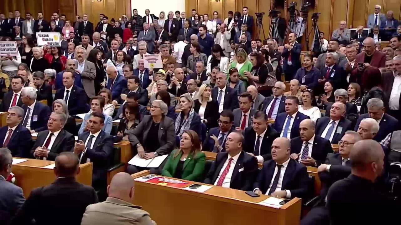 Özgür Özel: "Belediye Yatırımlarımızı Engellemeye Çalışanlarla Milletin Huzurunda Hesaplaşırız"