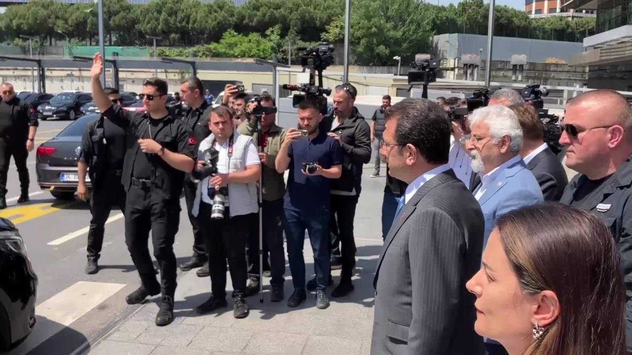 Chp Genel Başkanı Özel, İbb'yi Ziyaret Etti: “Atatürk’ün Partisini İktidara Taşıma Sorumluluğumuz Var”