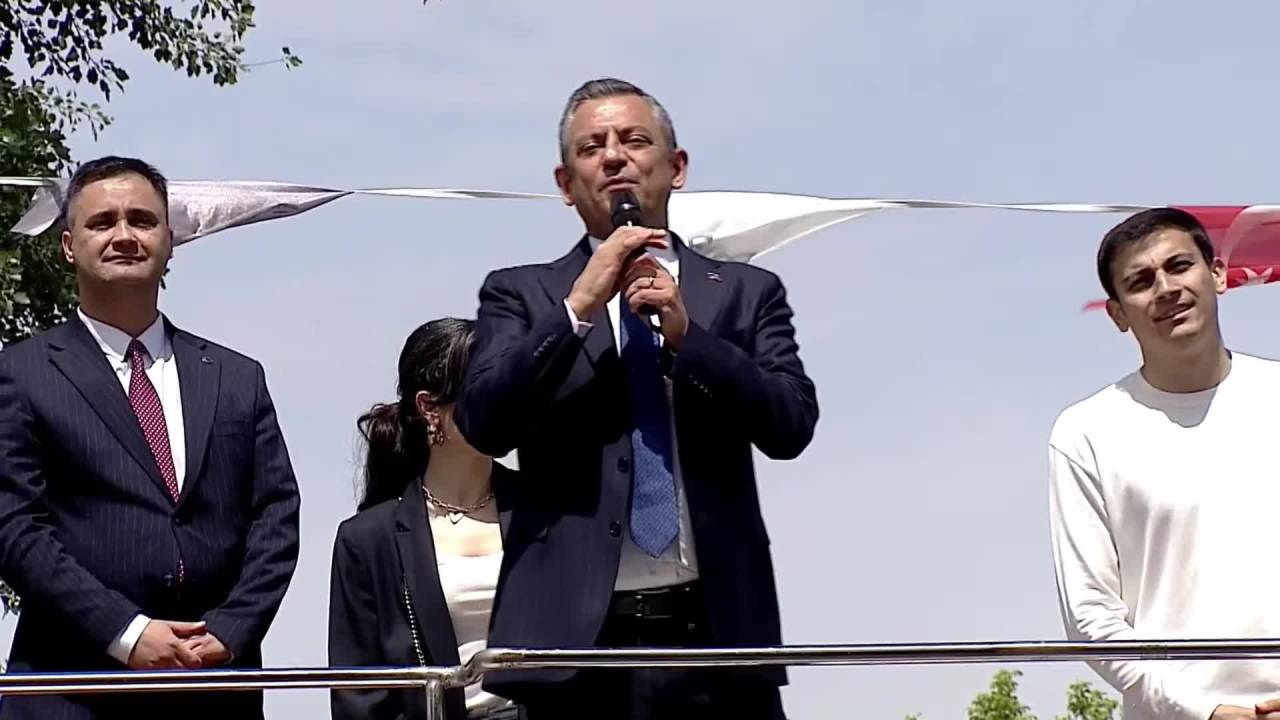 Chp Genel Başkanı Özel Gençlere Seslendi: ''Gerçek İktidar Yürüyüşünü Başlatıyoruz''