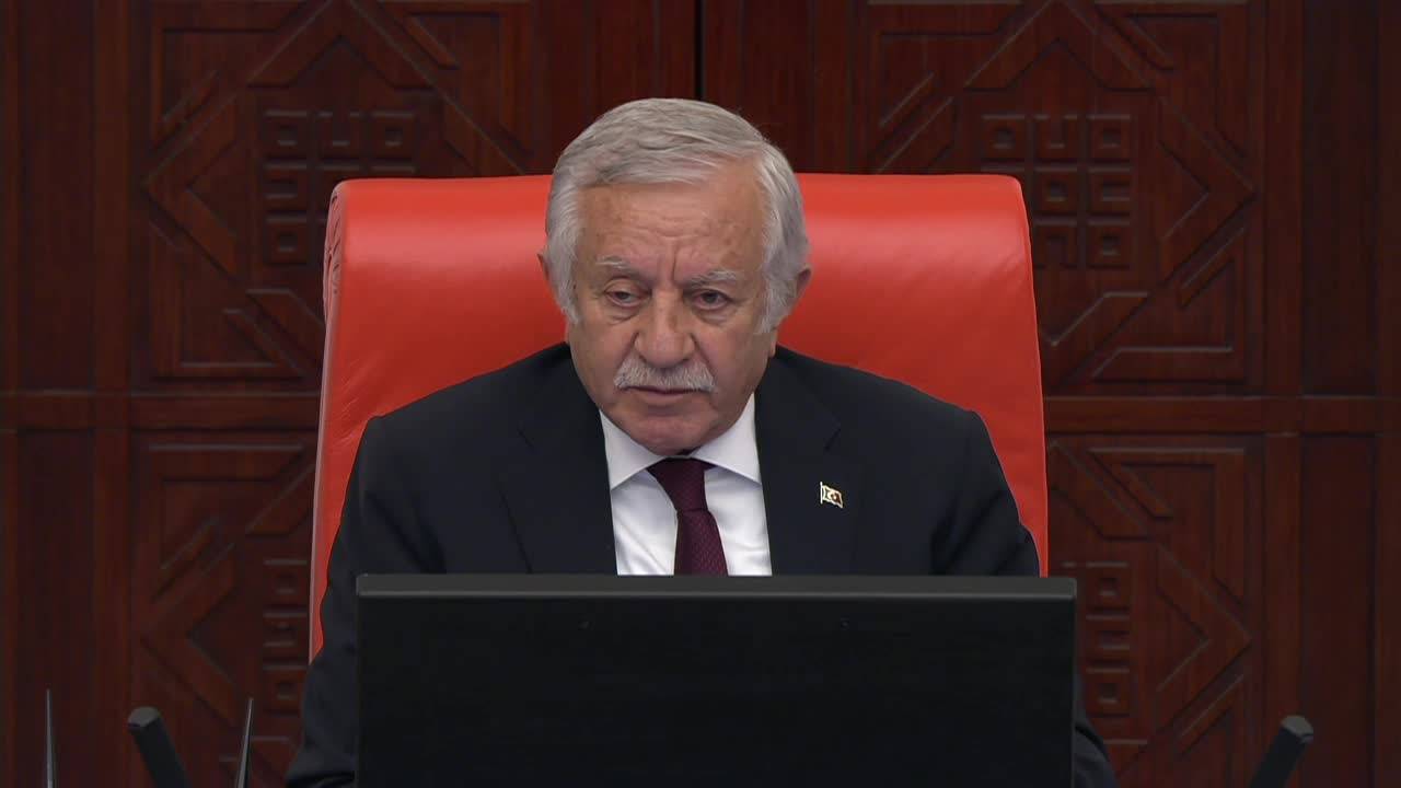 Chp Grup Başkanvekili Emir: "Melih Gökçek'in Dosyalarını Kapatan Savcıya İhalesiz Daire Satmışlar"