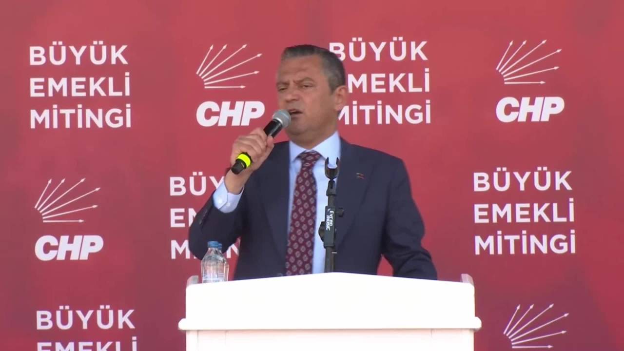 Chp Genel Başkanı Özel, Ankara'da Büyük Emekli Mitingi'nde Konuştu: "Hakkınızı Söke Söke Alacağım"