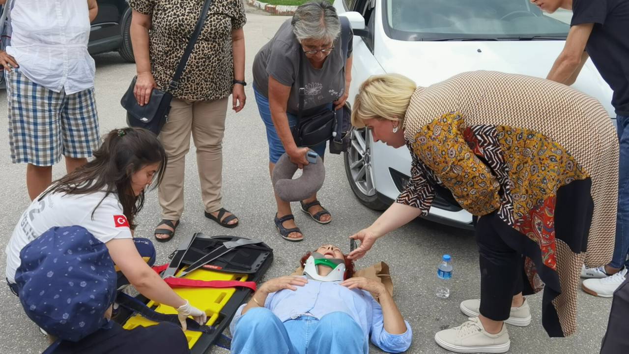 Kazada Yaralandı, Telefonda Kızını Sakinleştirmeye Çalıştı