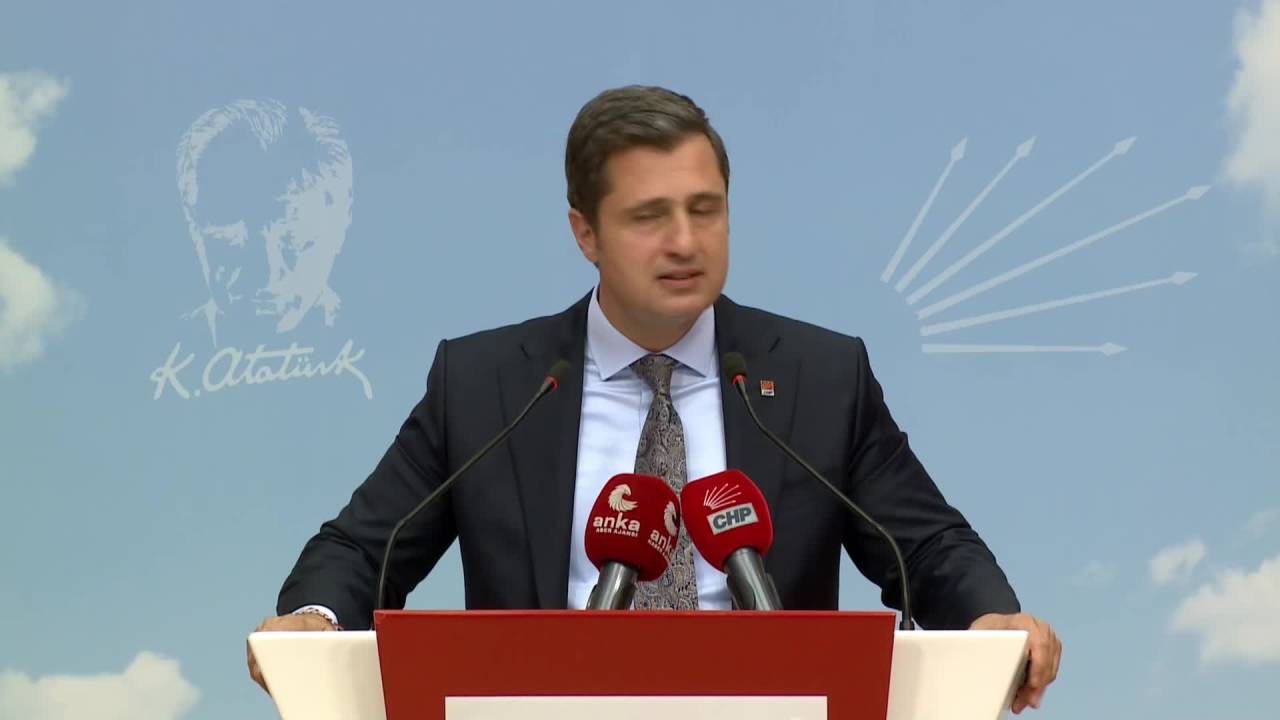 Chp Sözcüsü Yücel: "Akp Kendisine Muhalif Olan Herkesi 'Ajan' İlan Etmeye Hazırlanıyor"