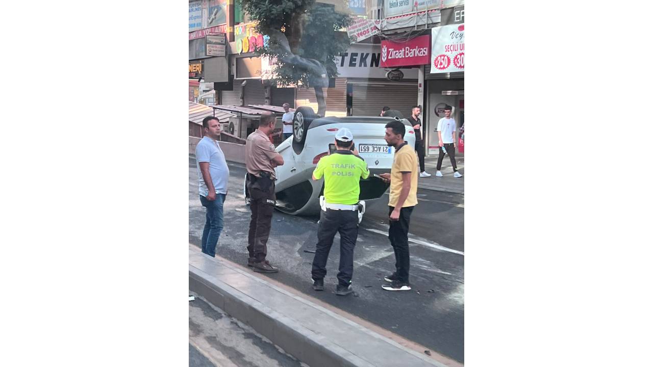 Otomobil Ters Döndü; Sürücü Yaralandı