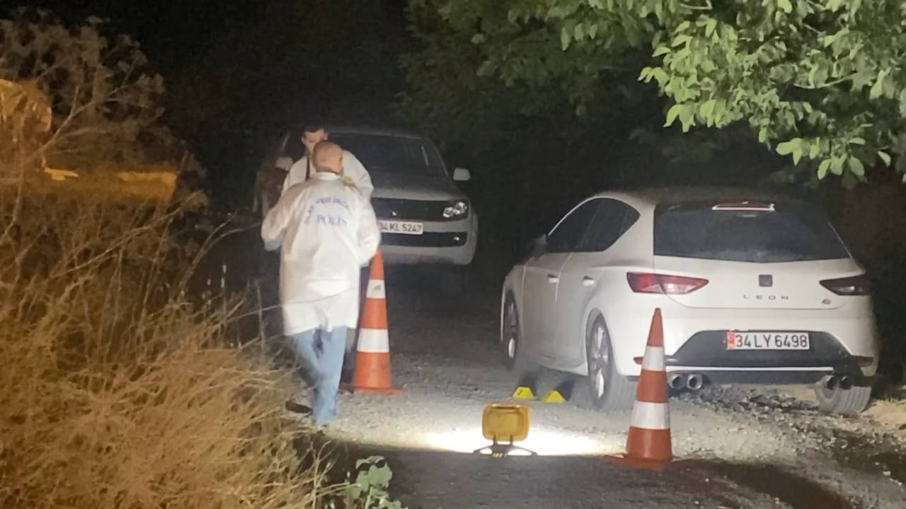 Beylikdüzü'nde Lüks Araçlarla Gelip Vurdular: 1'i Ağır 2 Yaralı
