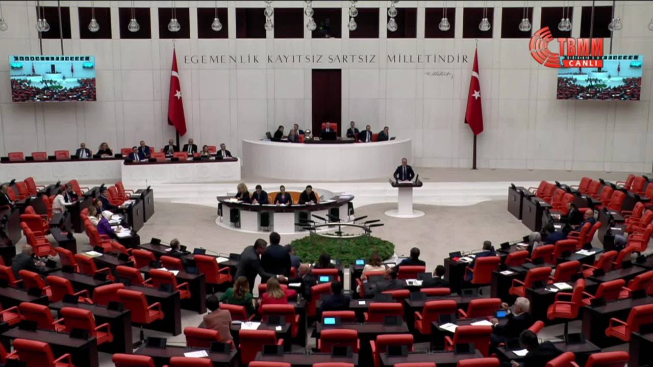 Konuralp: "Muhalefetle Yeni Anayasa Yazmaya Varsınız Ama Araştırma Önergelerimizi Reddediyorsunuz"