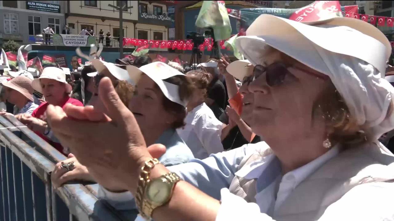 Rize'De ''çay Mitingi''Ne Katılan Üreticilerinden Çağrı: ''yaş Çay Alım Fiyatı En Az 25 Tl Olmalı''