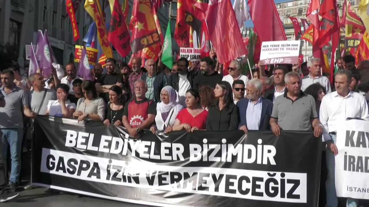 Şişhane'de Kayyum Protestosu: "Akp İktidarı Bir Kez Daha Darbe Gerçekleştirdi"
