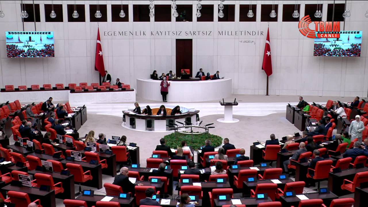 Ayhan Barut'tan İktidara:  10 Bin Lira Maaşı Alan Vatandaşımız Nasıl Kurban Kesecek? Bu Çileye Son Verin