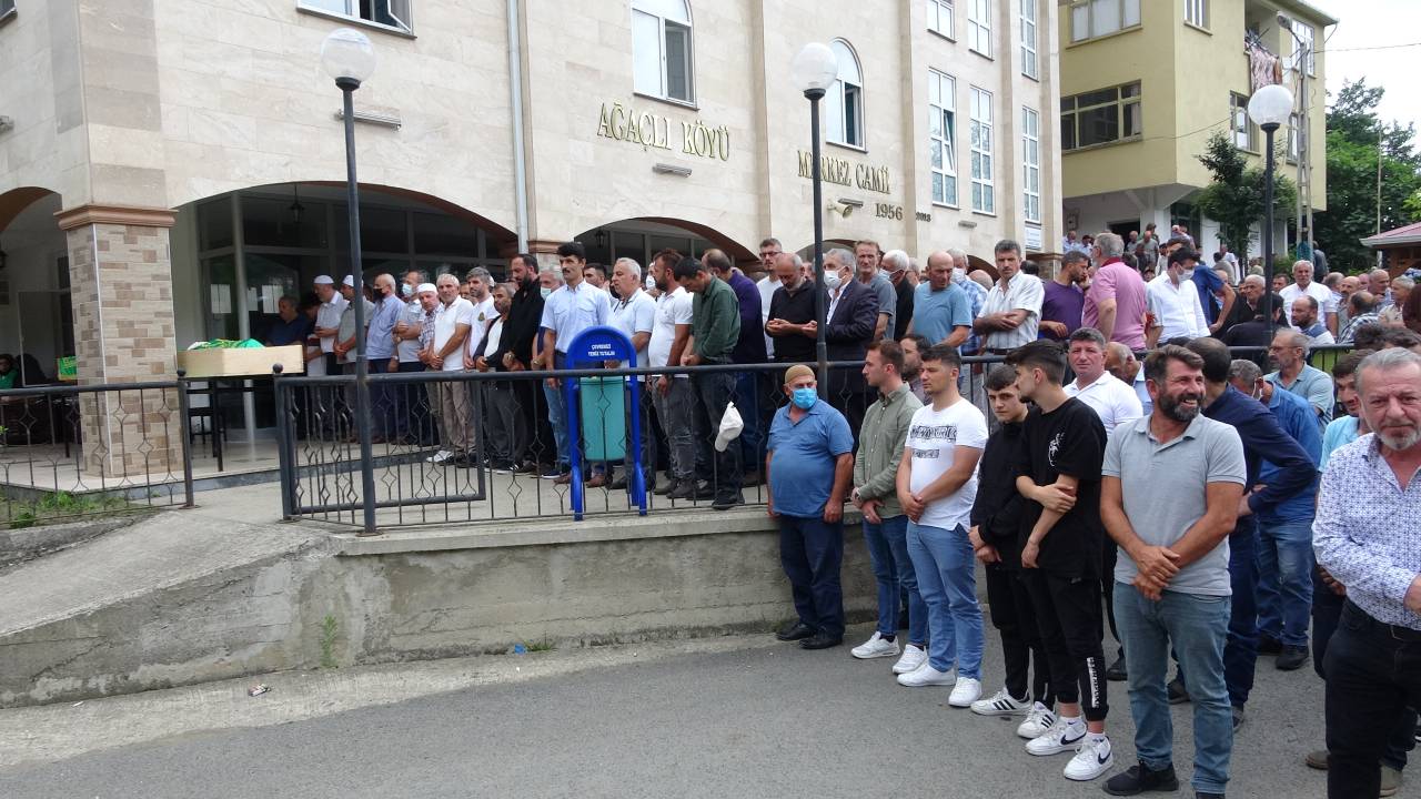 Kız İsteme Dönüşü Kazada Ölen Anne-oğul, Toprağa Verildi