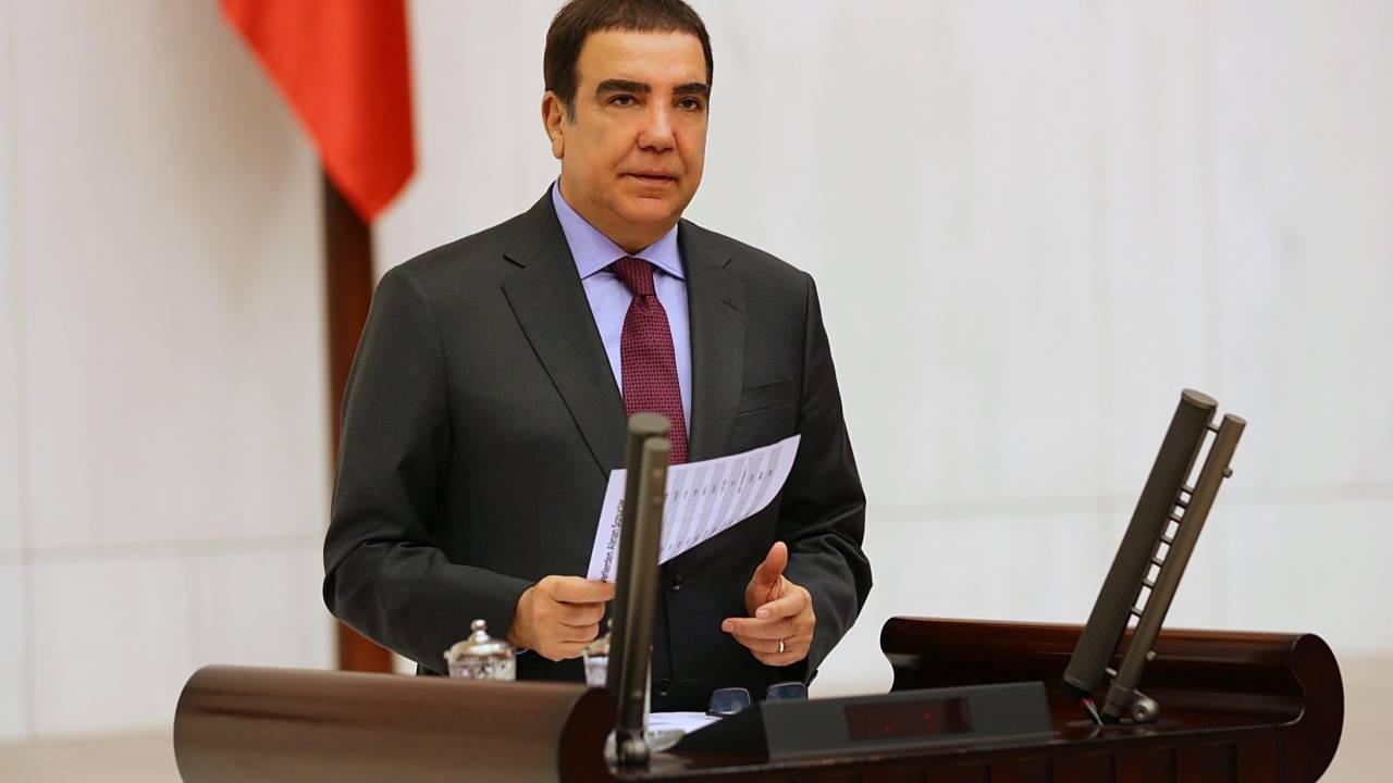 Erdoğan Toprak: "Meb, Partizan Öğretmenler Yetiştirmeyi Hedefliyor"