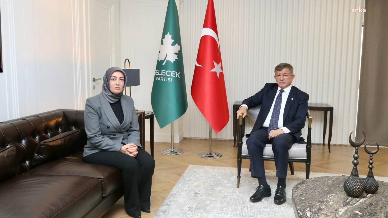 Ayşe Ateş, Ahmet Davutoğlu’nu Ziyaret Etti