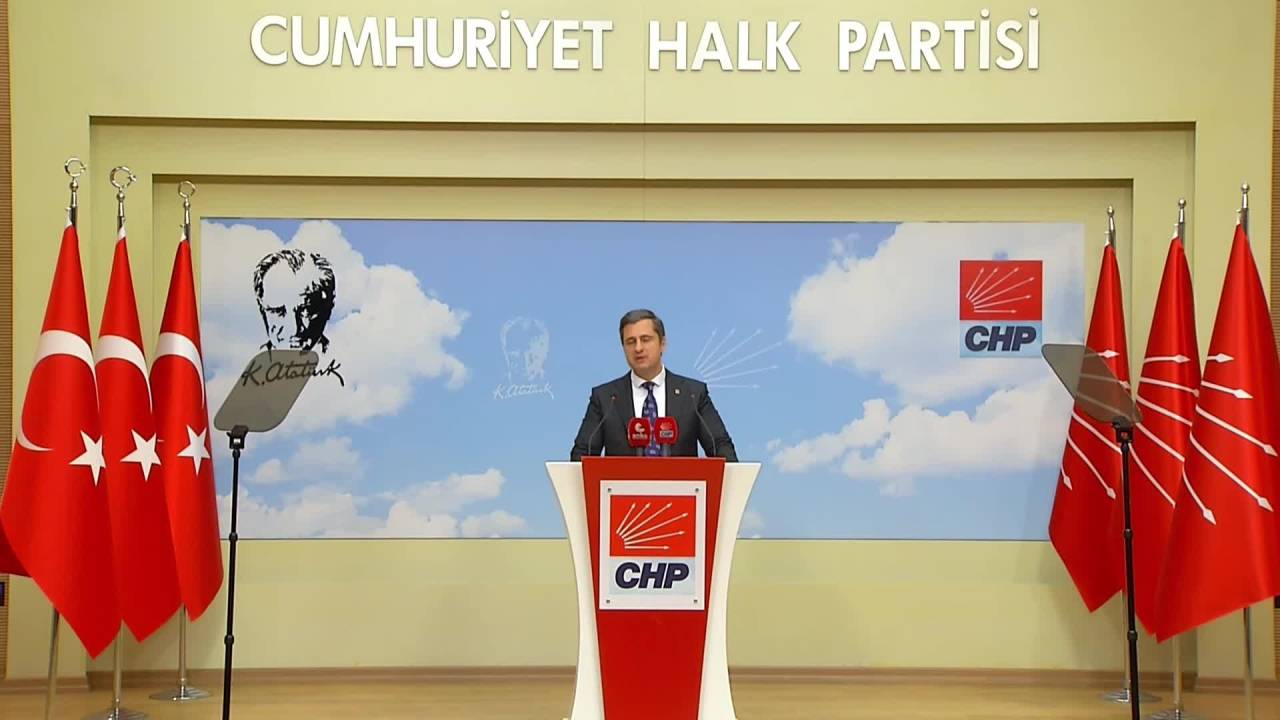 Deniz Yücel'den Ömer Çelik'e: "Böyle Bir Konunun Konuşulduğunu Teyit Edemiyoruz"