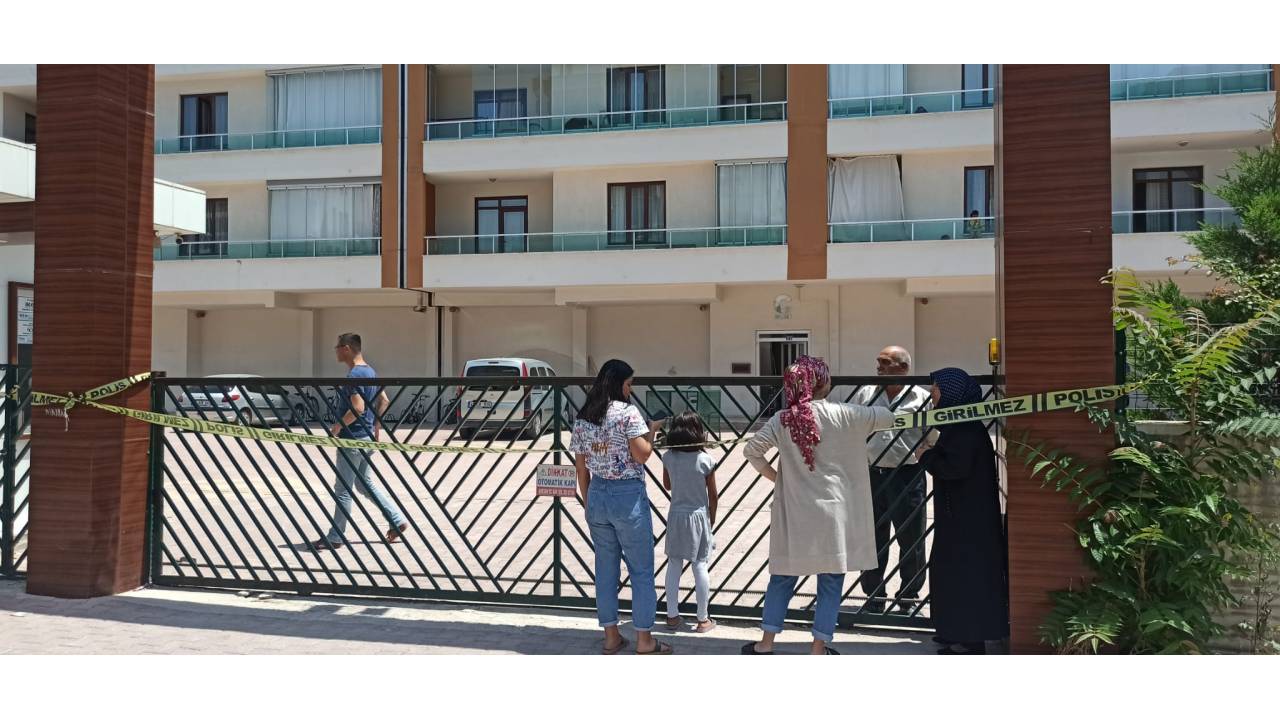 2 Günlük Eşini Öldürdü