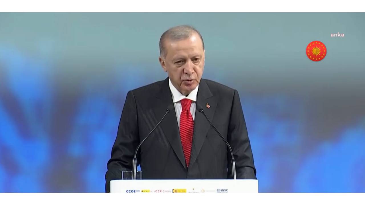 Erdoğan İspanya'da İş Forumu'nda Konuştu: Siyasetçiler Olarak Bizim Görevimiz İş Dünyasının Önünü Açmaktır