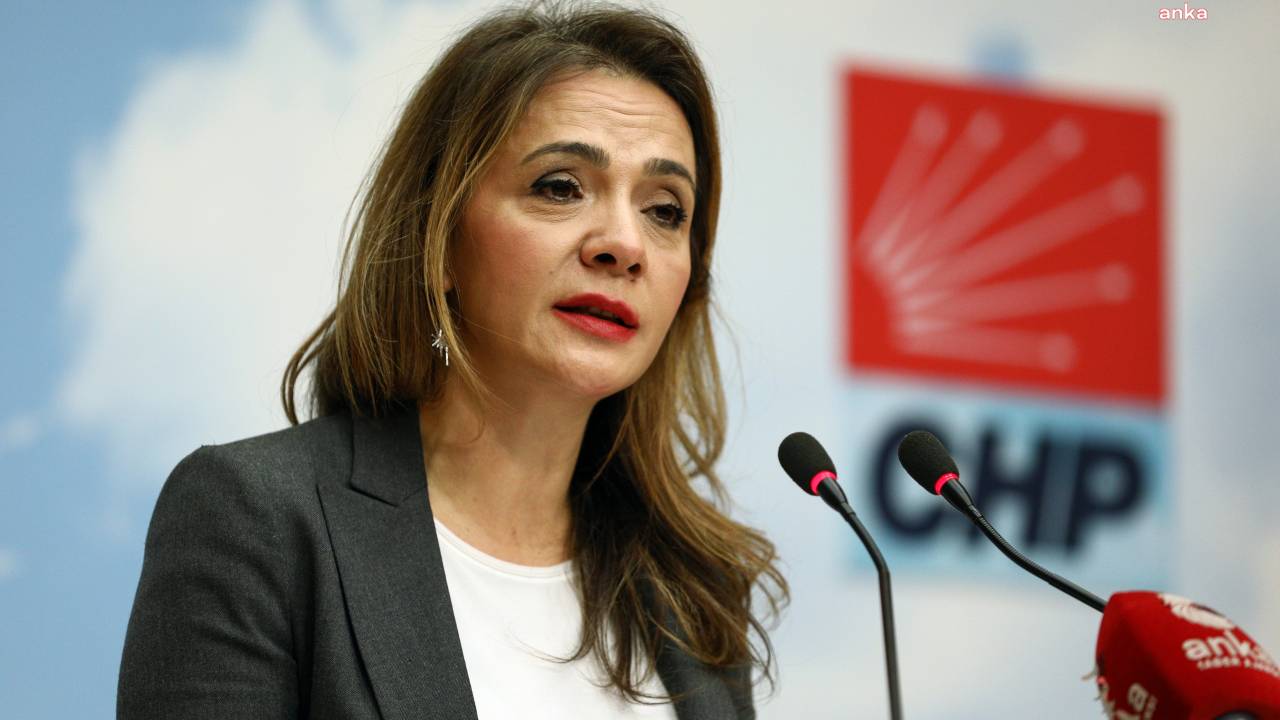 Gamze Akkuş İlgezdi: "Emekli Maaşıyla Bırakın Kurbanı, Sebze Ve Meyve Bile Alınamıyor"