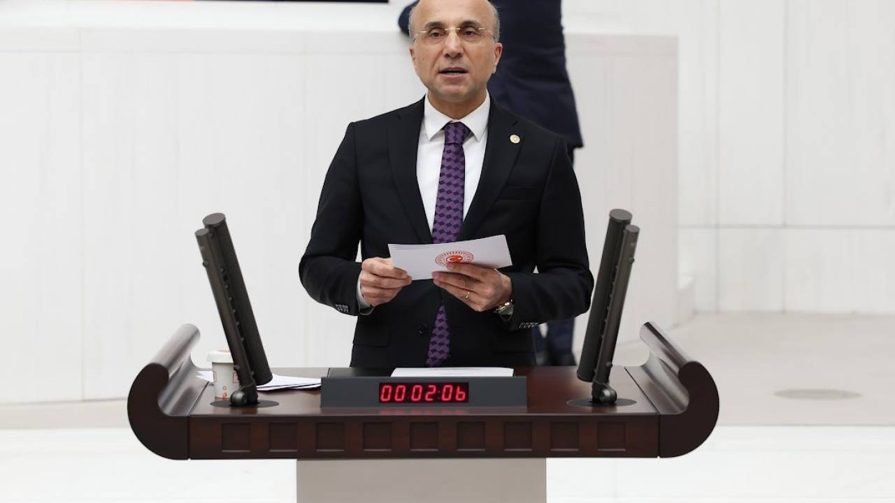 Chp'li Genç: "Kayseri'de Atatürk Heykeline Saldıran 2 Kişi Tutuklandı"