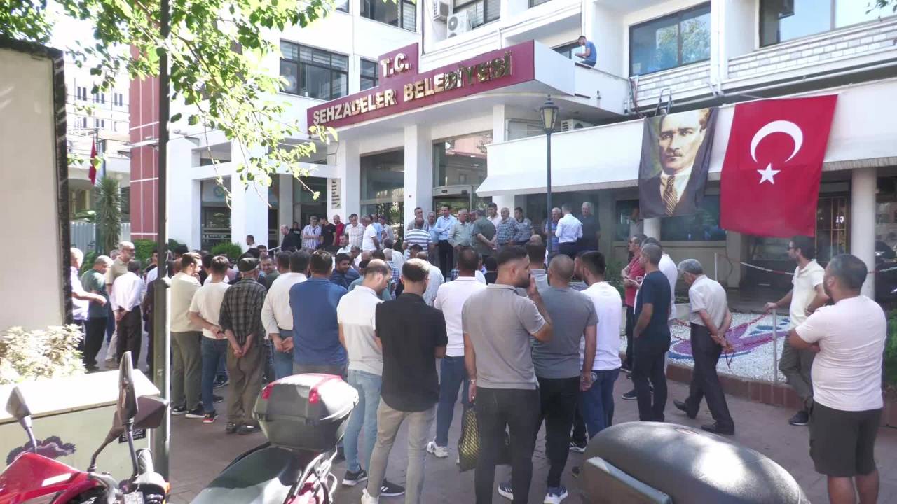 Manisa Şehzadeler'de Vatandaşlardan Toki Tepkisi: "Chp'ye Oy Verdik, Devlet Bizi Cezalandırıyor"