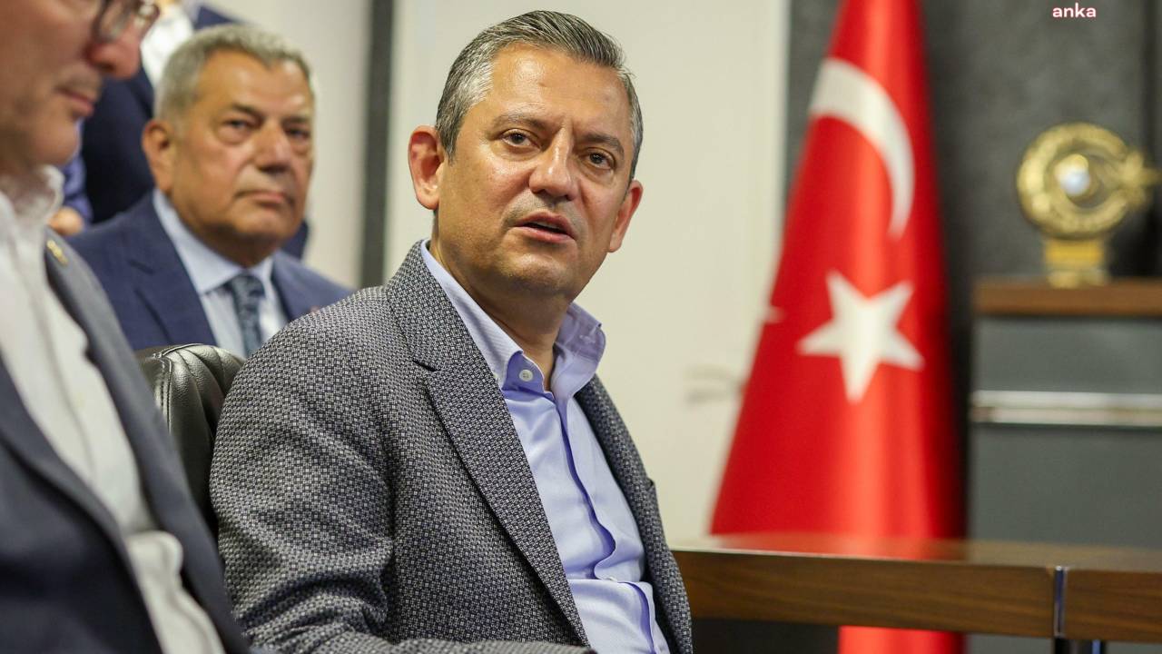 Özgür Özel, İşçi Konfederasyonlarının Başkanlarını "emek Mitingi"ne Davet Etti