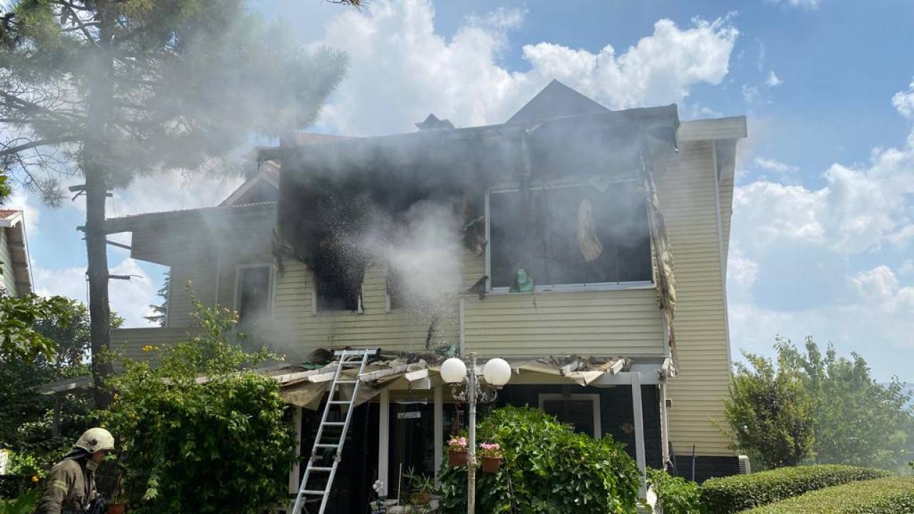 Büyükçekmece'de Villada Yangın