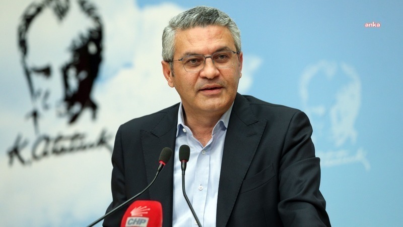 Oğuz Kaan Salıcı, Bakan Uraloğlu’na Havayollarında Rötara Neden Olan Eylemleri Sordu
