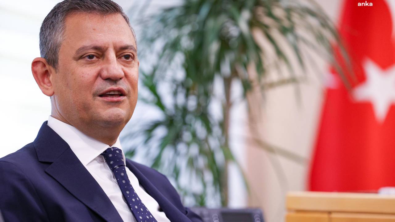 Özgür Özel'den 2024 Avrupa Futbol Şampiyonası'nda Çeyrek Finale Kalan Milli Takım'a Tebrik Mesajı