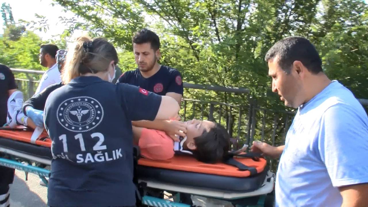 Sarıyer’de Yolcu Minibüsü İle Otomobil Çarpıştı: 10 Yaralı