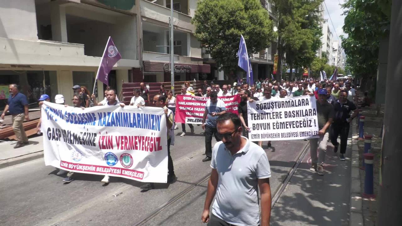 İzmir Büyükşehir Belediyesi Personelinin Toplu Sözleşme Eylemi Sürüyor